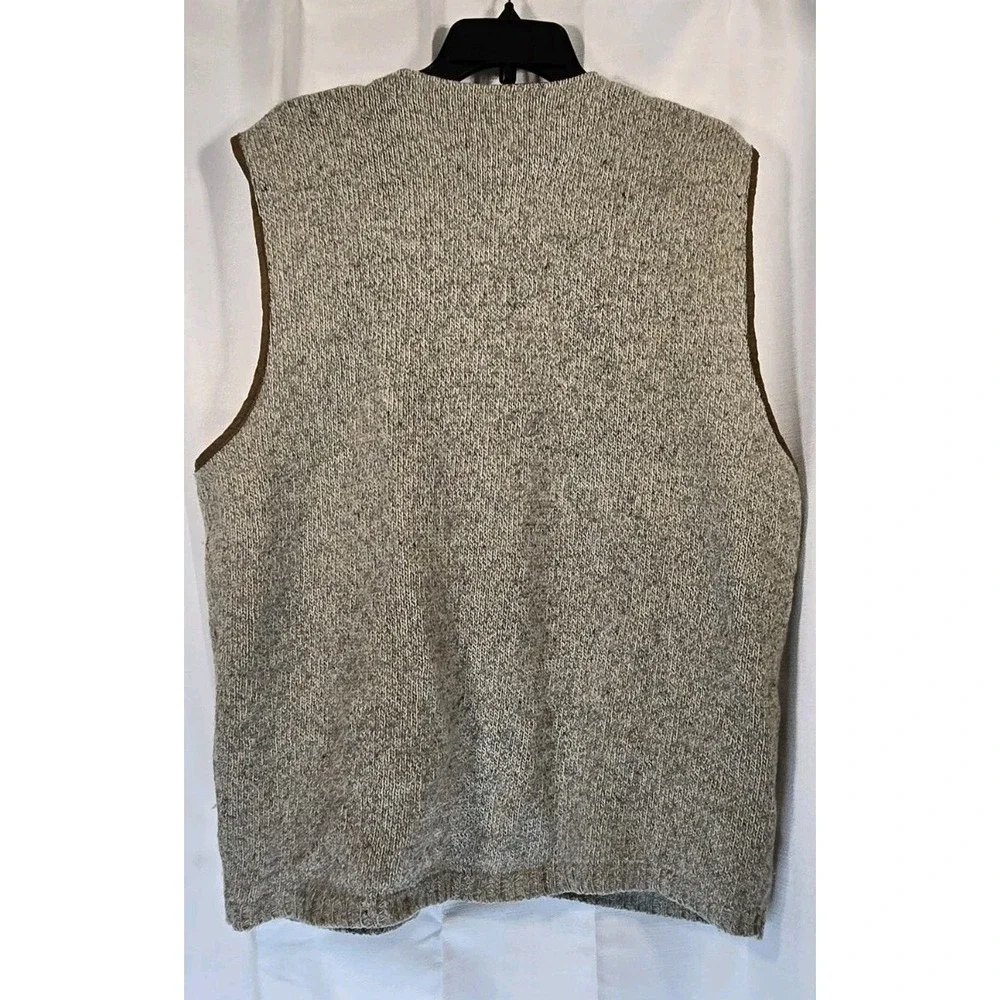 Vintage Unlimited Quest Embroidered Fishing Sweater Vest Size XL -‎ 48
